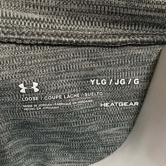 Under Armour P2p 17” youth large, gray, long sleeves - Picture 3 of 4